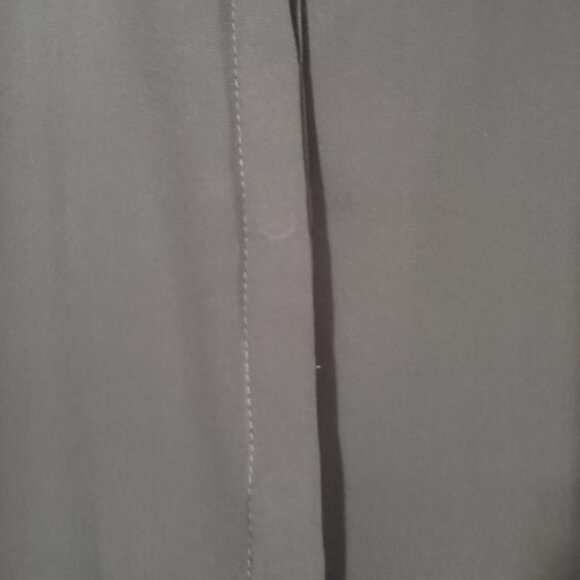 Adorable Ttahari dusty blue blouse, covered buttons and ruffled sleeve - Picture 5 of 5